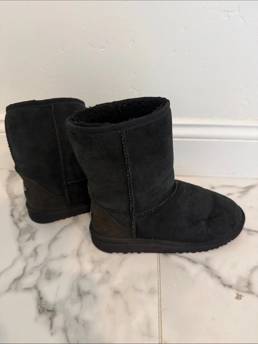 UGG Classic Short Women’s Boots - Black size 4